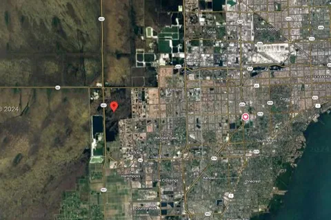 30-49-18 unincorporated, Miami FL 33185