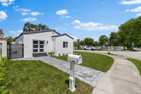 2101 SW 16th Ter, Miami FL 33145