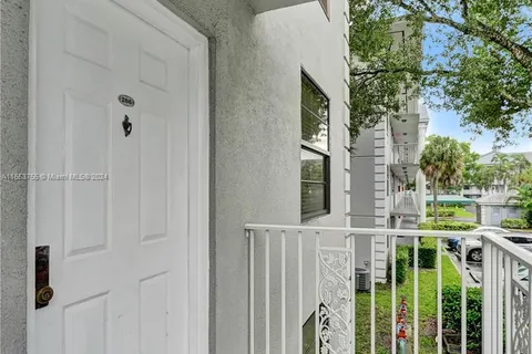 1504 Whitehall Dr # 206, Davie FL 33324