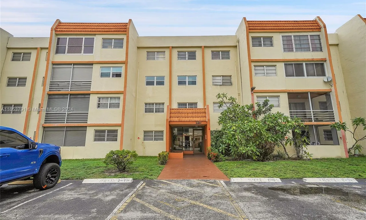 2251 NW 41st Ave # 211, Lauderhill FL 33313