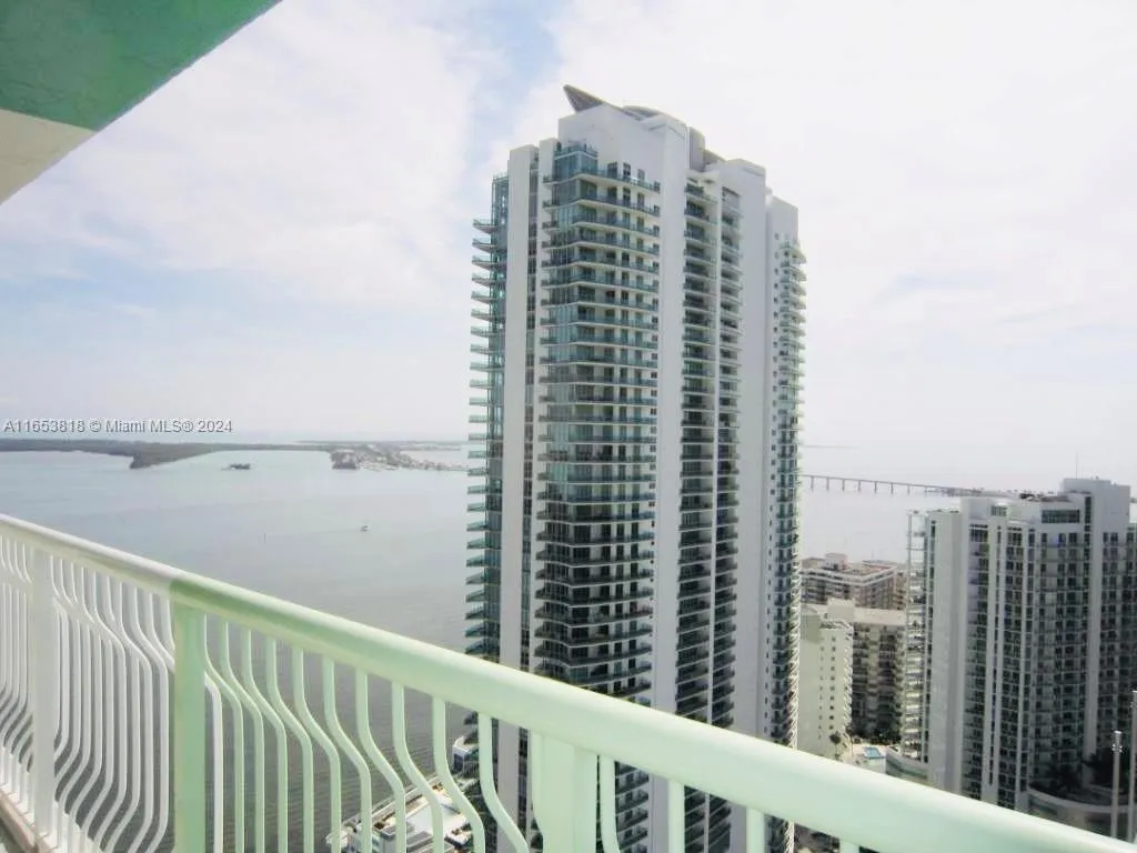 1200 Brickell Bay Dr # 3803, Miami FL 33131