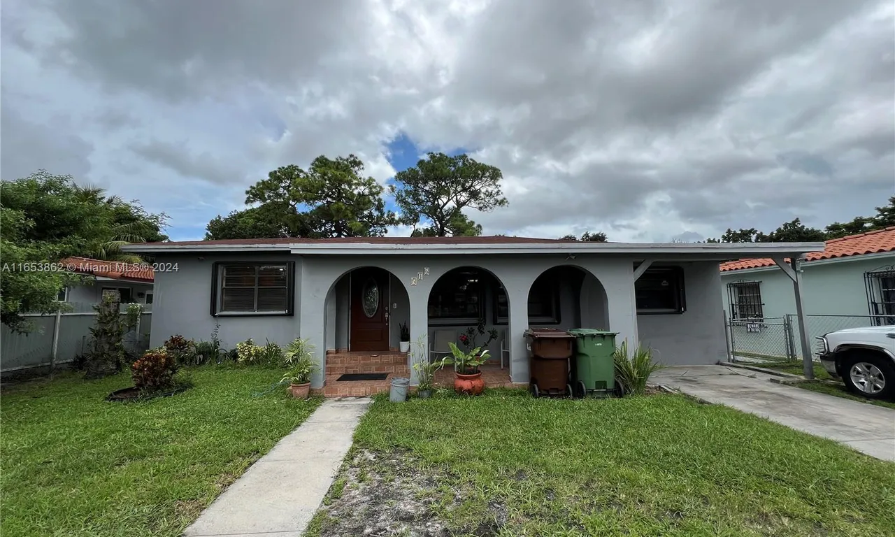 546 E 27th St, Hialeah FL 33013