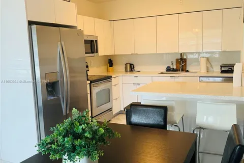 421 W Pembroke Rd, Hallandale Beach FL 33009