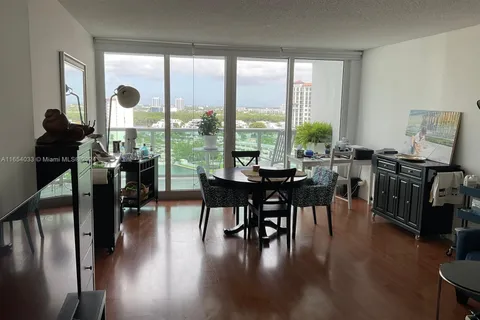 100 Bayview Dr # 1502, Sunny Isles Beach FL 33160