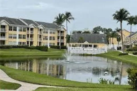 6299 La Costa # D, Boca Raton FL 33433