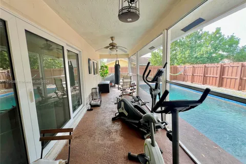 2484 NW 95th Ave, Coral Springs FL 33065