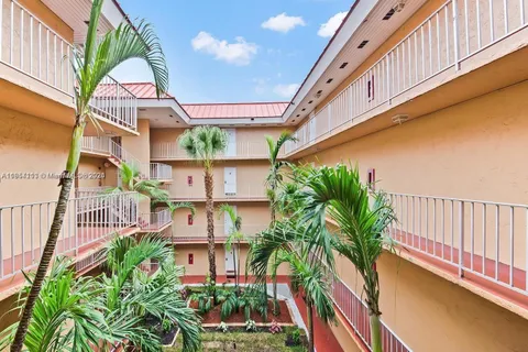 505 S Pine Island Rd # 302B, Plantation FL 33324