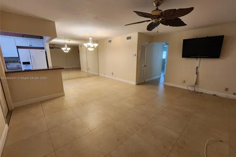 541 Blue Heron Dr # 103, Hallandale Beach FL 33009