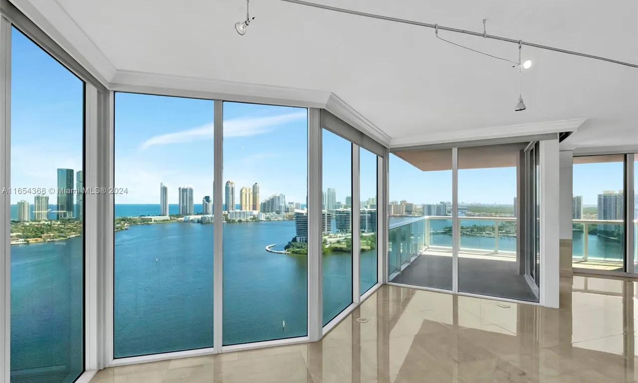 3370 Hidden Bay Dr # 2708, Aventura FL 33180