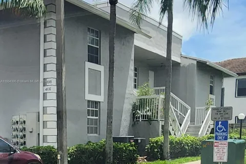 466 NE 210th Cir Ter # 10, Miami FL 33179