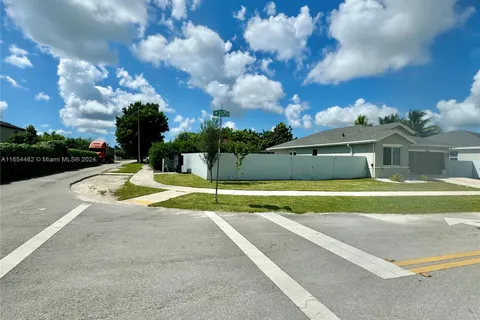 19000 SW 317th Ter, Homestead FL 33030