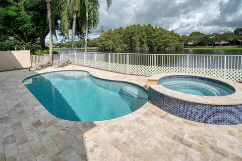 7469 Sally Lyn Ln, Lake Worth FL 33467