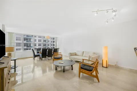 5151 Collins Ave, Miami Beach FL 33140