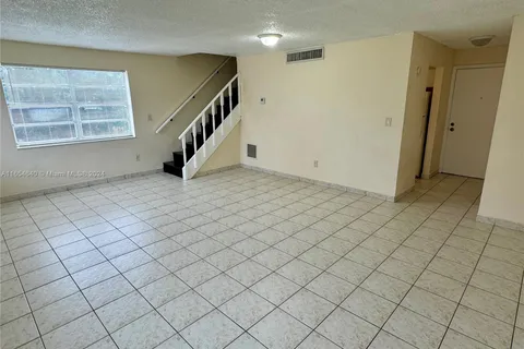 1305 W 53rd St # 202, Hialeah FL 33012