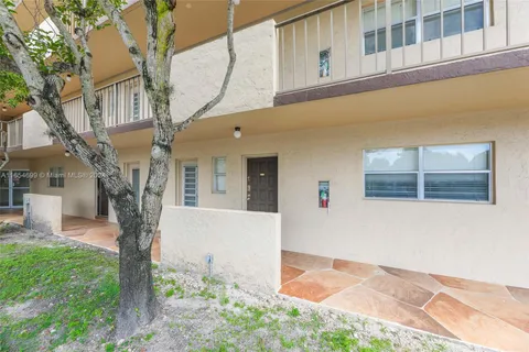 6201 N Falls Cir Dr # 104, Lauderhill FL 33319