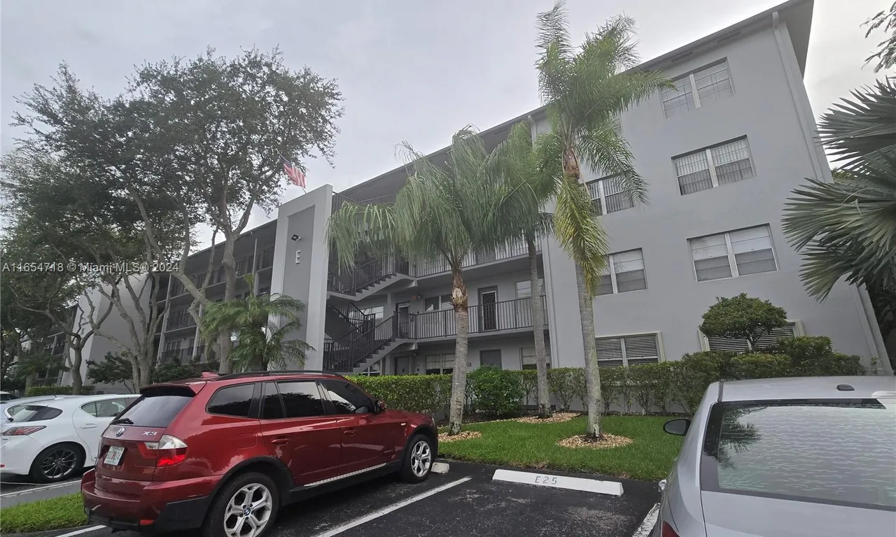 300 SW 134th Way # 413E, Pembroke Pines FL 33027