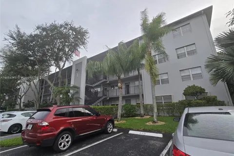 300 SW 134th Way # 413E, Pembroke Pines FL 33027