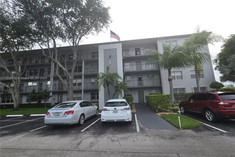 300 SW 134th Way # 413E, Pembroke Pines FL 33027