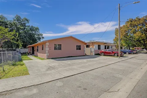 5520 NW 7th Ct, Miami FL 33127