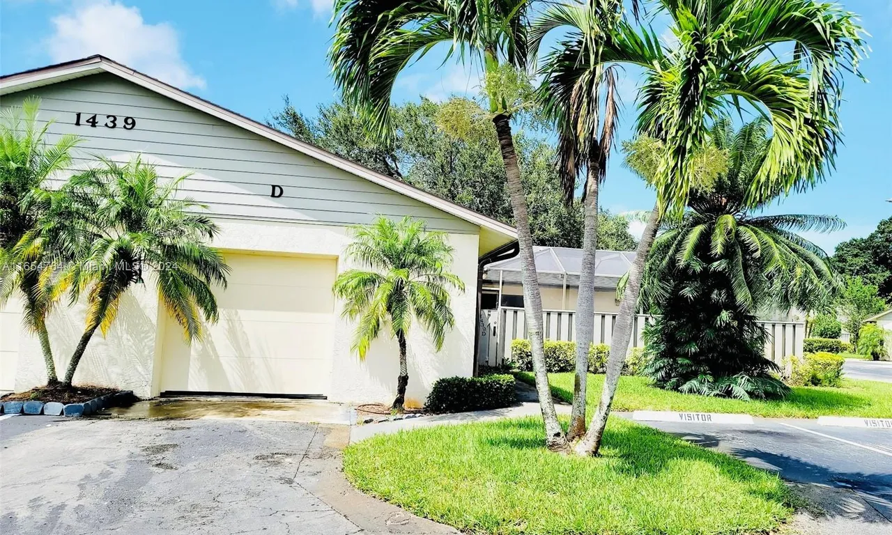 1439 Captains Walk # D, Fort Pierce FL 34950