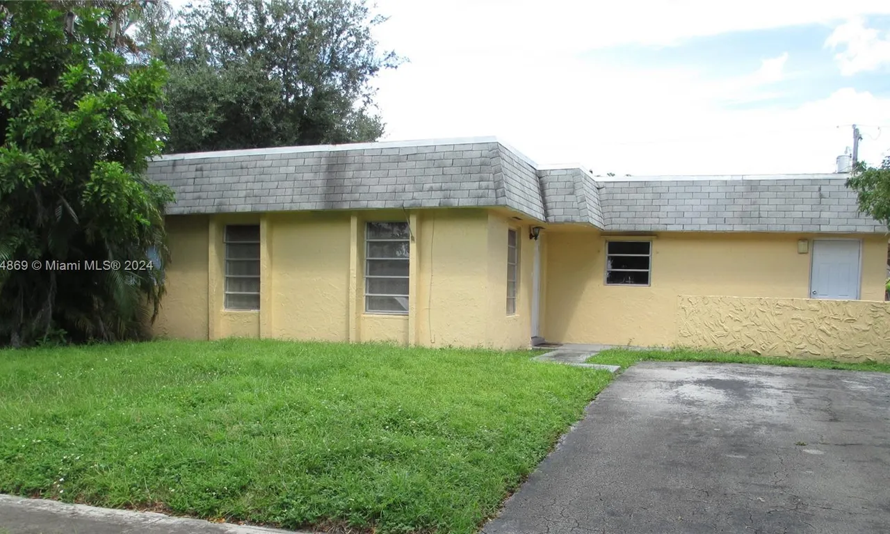 3131 N 73rd Ave, Hollywood FL 33024