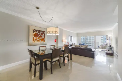 1980 S Ocean Dr # 17J, Hallandale Beach FL 33009