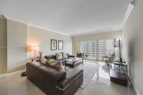 1980 S Ocean Dr # 17J, Hallandale Beach FL 33009