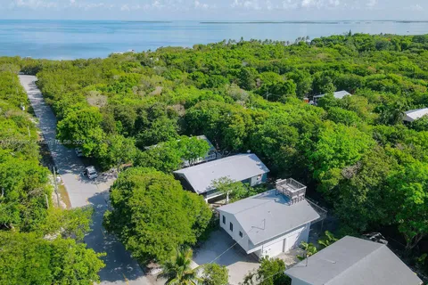 322 Bay View Ave, Key Largo FL 33037