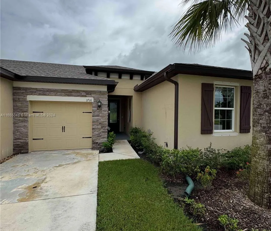 1716 Celebration Dr, Fort Pierce FL 34947