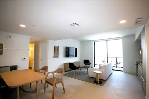 601 NE 1 Av # 3901, Miami FL 33132