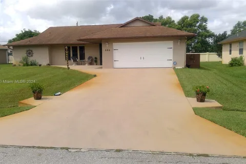 886 SE O Donnell Lane, Port St. Lucie FL 34983