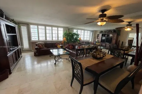 5313 Collins Ave # 910, Miami Beach FL 33140