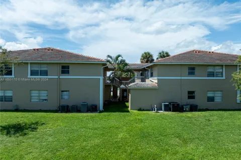 1041 Twin Lakes Dr # A, Coral Springs FL 33071