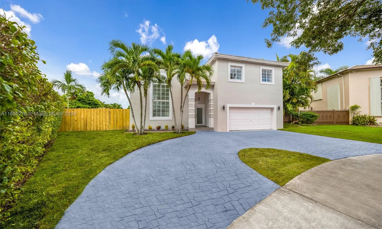 9055 NW 168th Ter, Miami Lakes FL 33018