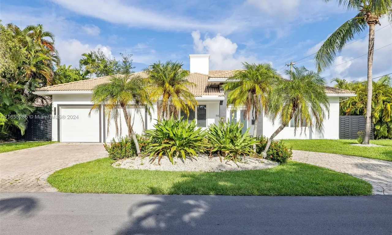 543 Hibiscus Dr, Hallandale Beach FL 33009