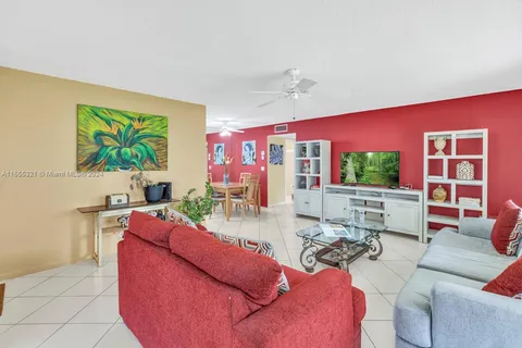 1110 W Circle Ter W # D, Delray Beach FL 33445