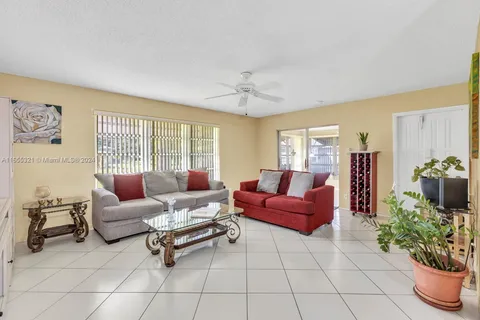 1110 W Circle Ter W # D, Delray Beach FL 33445