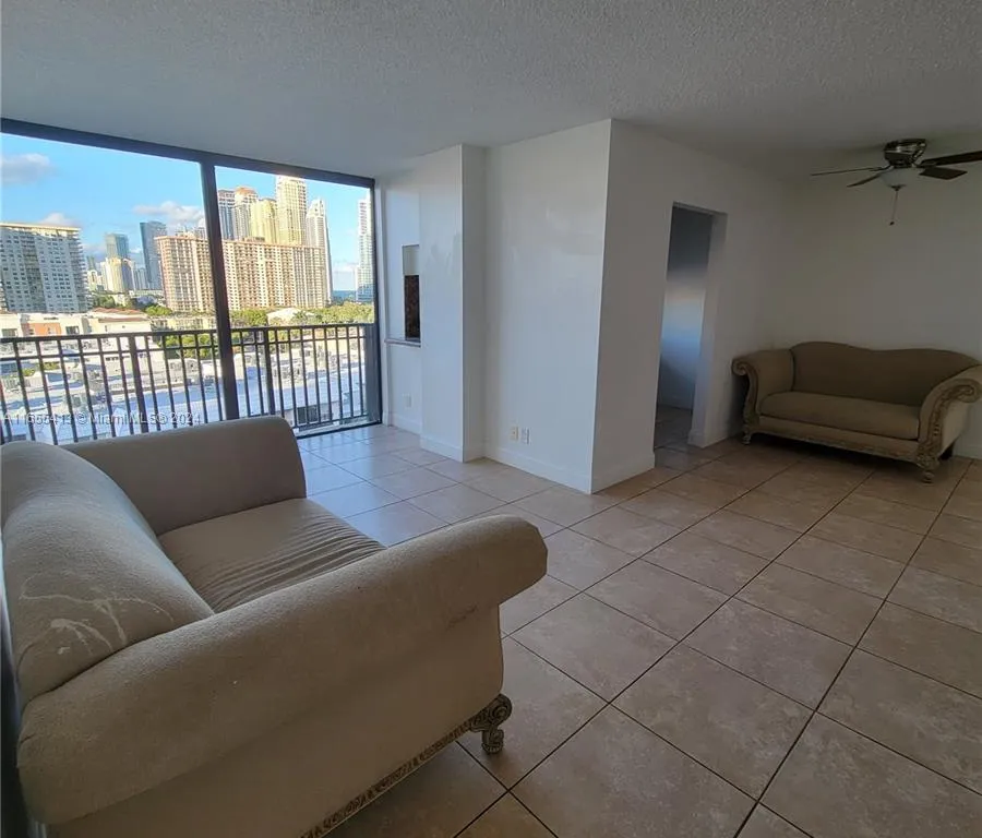 17021 N Bay Rd # 1009, Sunny Isles Beach FL 33160