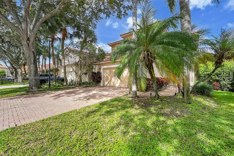 3884 NW 63rd Ter, Coral Springs FL 33067