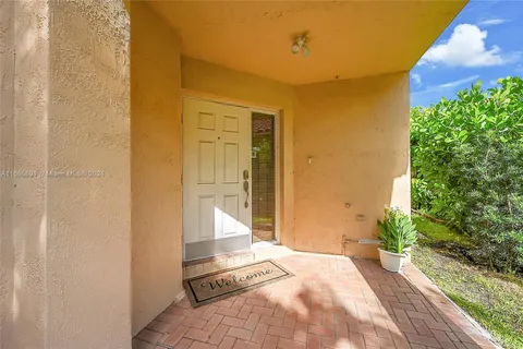 3884 NW 63rd Ter, Coral Springs FL 33067