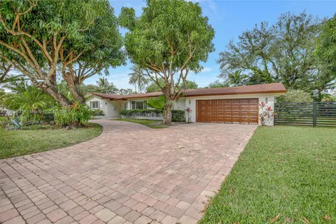 8325 SW 150th Dr, Palmetto Bay FL 33158