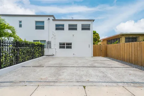 590 SW 23rd Ave # 4, Miami FL 33135