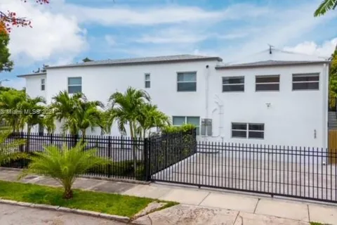 590 SW 23rd Ave # 4, Miami FL 33135