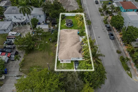 301 NW 34th St, Miami FL 33127