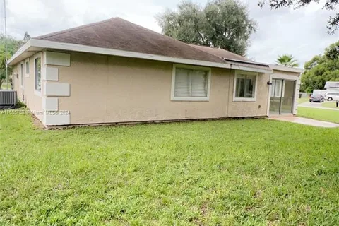 489 SW Eastport Cir, Port St. Lucie FL 34953