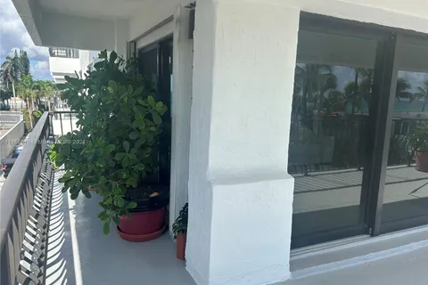 5415 Collins Ave # 306, Miami Beach FL 33140