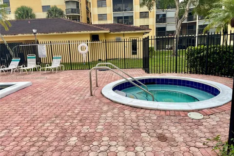 6575 W Oakland Park Blvd # 511, Lauderhill FL 33313