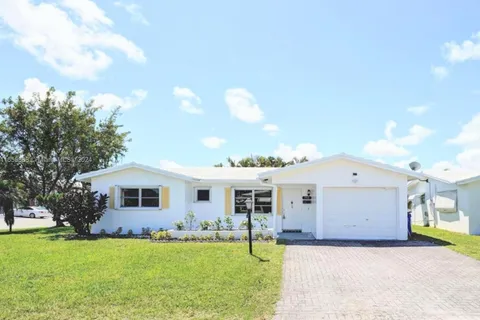 300 NW 28th Ct, Pompano Beach FL 33064