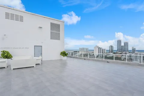 900 Bay Dr # 716, Miami Beach FL 33141