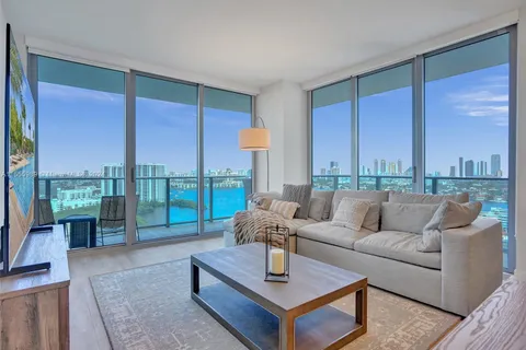 16385 Biscayne Blvd # 2107, North Miami Beach FL 33160